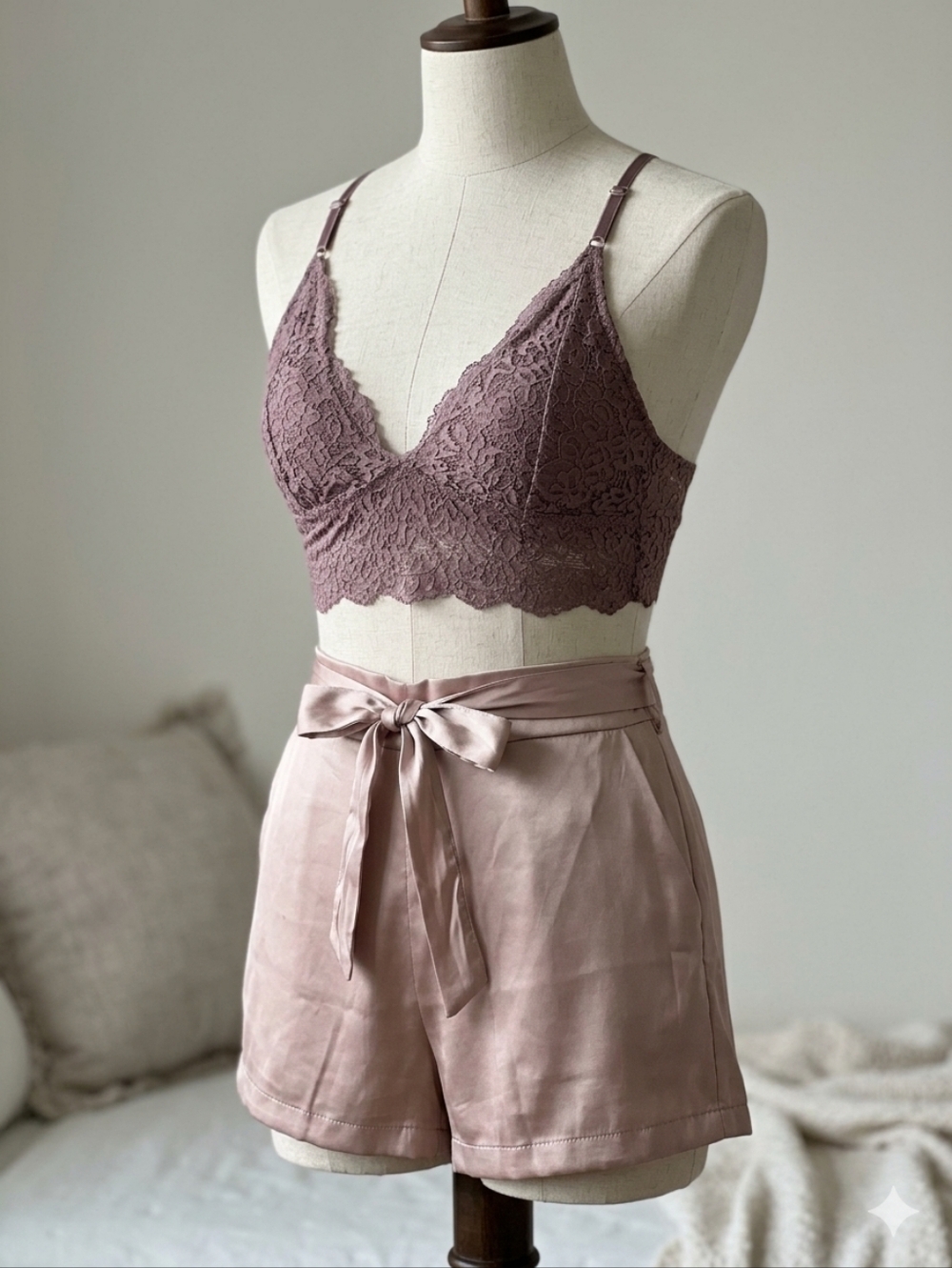 Satin Short — Champagne Color, Sz L